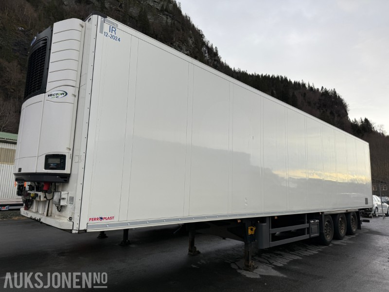 2019 Schmitz CARGOBULL thermo semi med bommer og bakløft - Trailer: gambar 1 2019 Schmitz CARGOBULL thermo semi med bommer og bakløft - Trailer: gambar 1