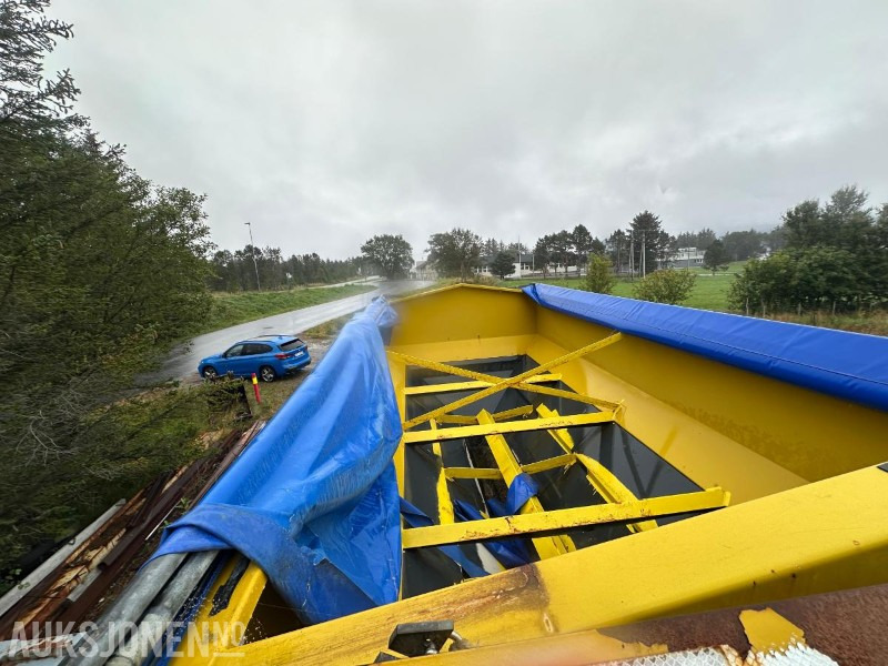 Truk 2015 Schmidt Stratos B90 sand/salt spreder lastebilmontert - 9 m3 kapasitet: gambar 11 Truk 2015 Schmidt Stratos B90 sand/salt spreder lastebilmontert - 9 m3 kapasitet: gambar 11