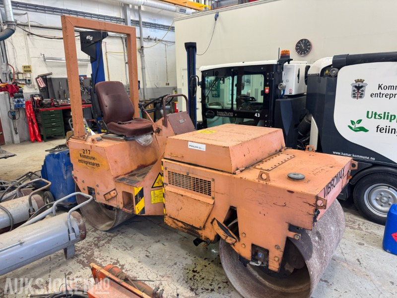 Vibromax vals - Roller: gambar 1 Vibromax vals - Roller: gambar 1