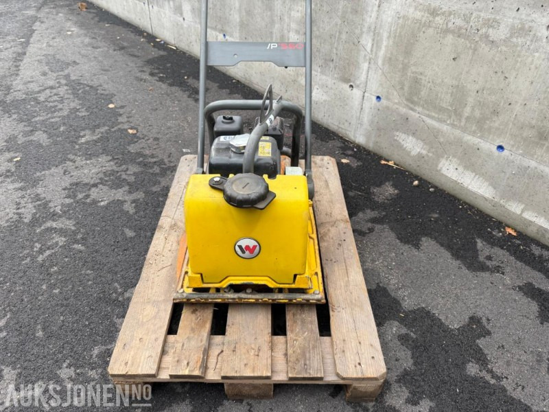 Wacker Neuson WP1550 vibroplate. - Roller: gambar 4 Wacker Neuson WP1550 vibroplate. - Roller: gambar 4