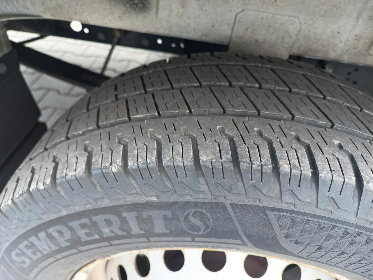 IVECO Daily 35S16A8V - Van panel: gambar 4 IVECO Daily 35S16A8V - Van panel: gambar 4