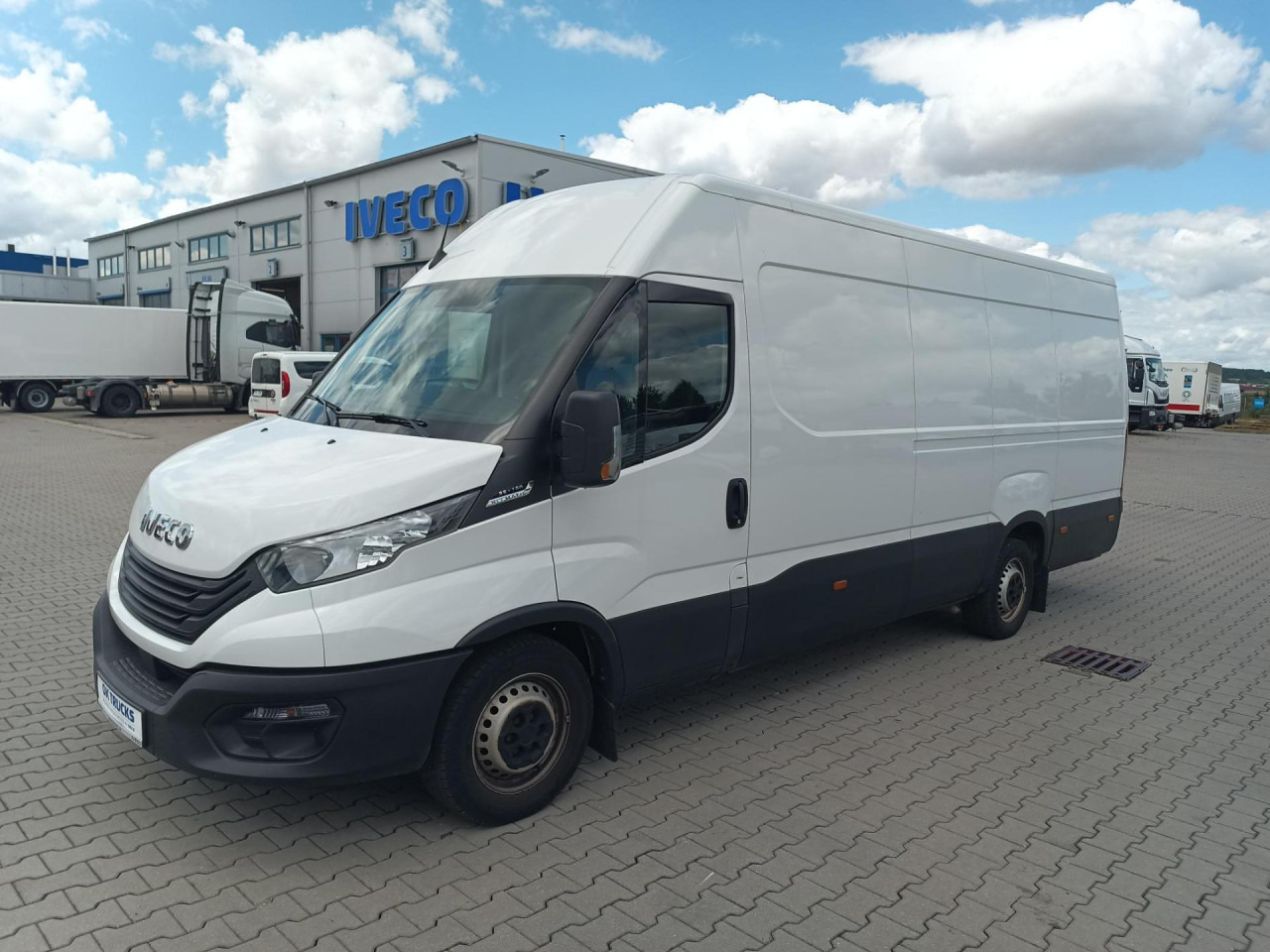 IVECO Daily 35S16A8V - Van panel: gambar 1 IVECO Daily 35S16A8V - Van panel: gambar 1