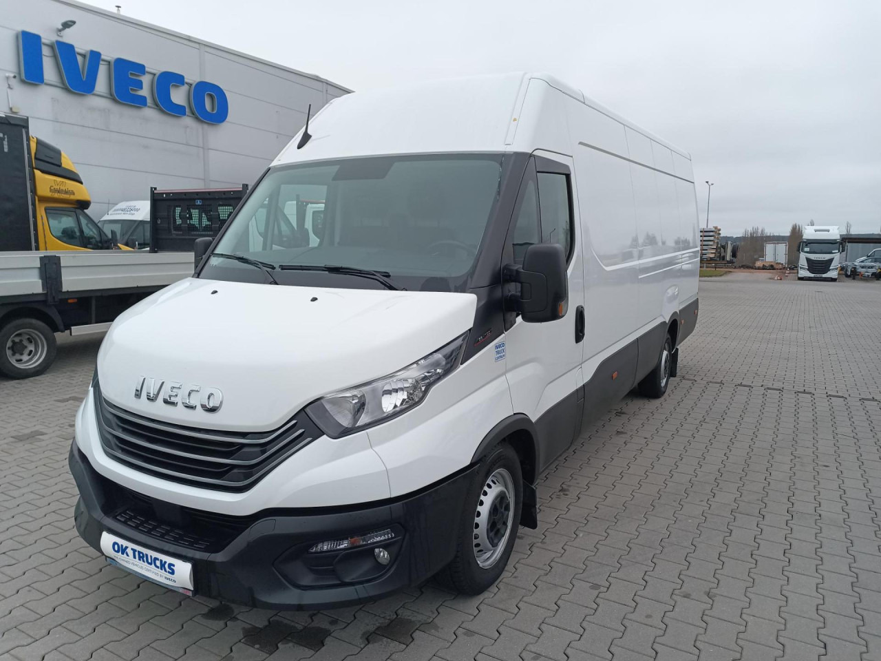 IVECO Daily 35S18V - Van panel: gambar 1 IVECO Daily 35S18V - Van panel: gambar 1
