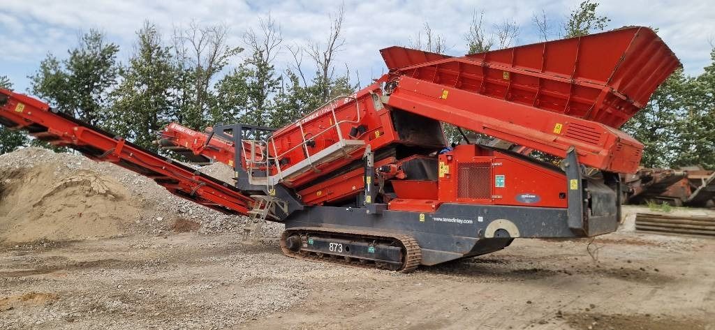 Finlay 873 - Screener: gambar 5 Finlay 873 - Screener: gambar 5
