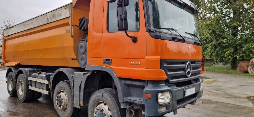 Mercedes-Benz Actros 4144 - Truk jungkit: gambar 3 Mercedes-Benz Actros 4144 - Truk jungkit: gambar 3