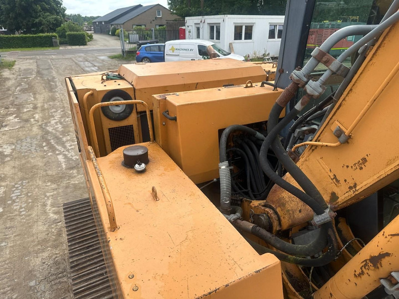 Ekskavator perayap Case 688 B 16 ton: gambar 18 Ekskavator perayap Case 688 B 16 ton: gambar 18