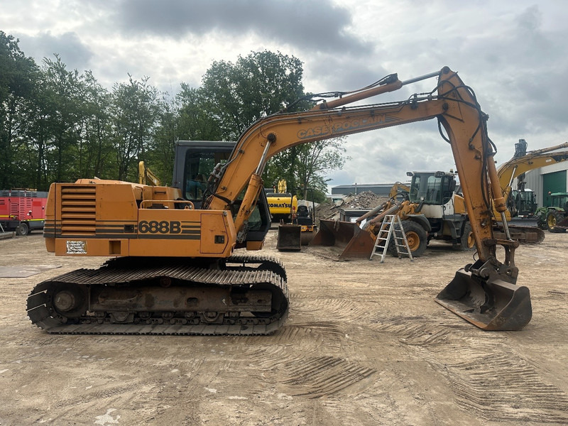 Case 688 B 16 ton - Ekskavator perayap: gambar 4 Case 688 B 16 ton - Ekskavator perayap: gambar 4