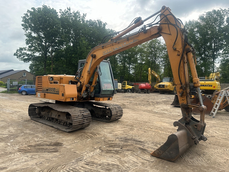 Case 688 B 16 ton - Ekskavator perayap: gambar 2 Case 688 B 16 ton - Ekskavator perayap: gambar 2