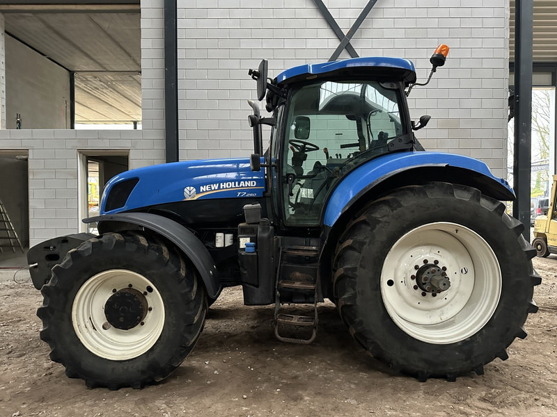 New Holland T7.250 - Traktor: gambar 3 New Holland T7.250 - Traktor: gambar 3
