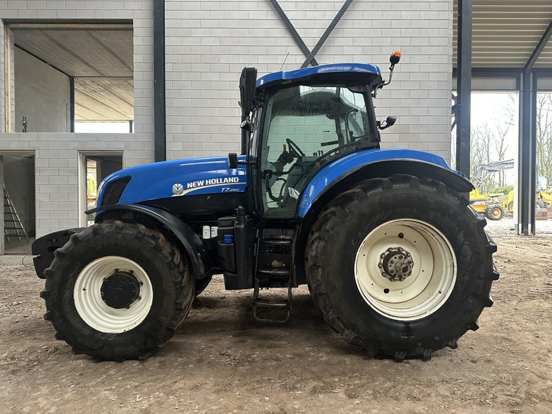 New Holland T7.250 - Traktor: gambar 3 New Holland T7.250 - Traktor: gambar 3