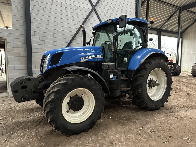 New Holland T7.250 - Traktor: gambar 1 New Holland T7.250 - Traktor: gambar 1