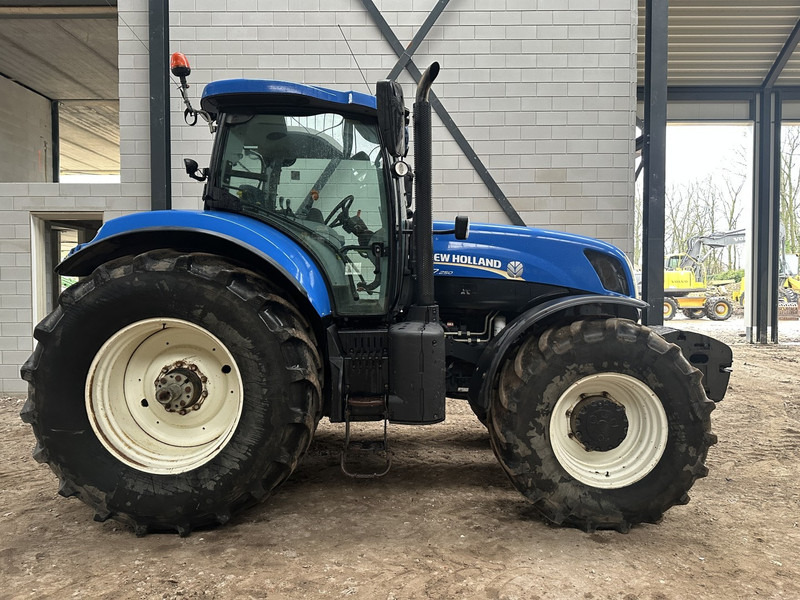 New Holland T7.250 - Traktor: gambar 4 New Holland T7.250 - Traktor: gambar 4