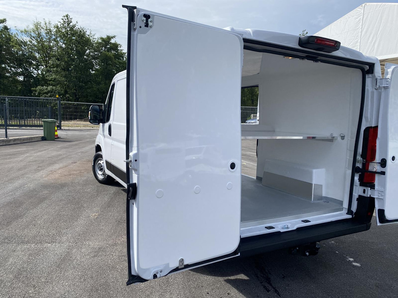FIAT DUCATO L2H1 140PS | ISOLIERUNG OHNE KÜHLAGGREGAT - Van berpendingin: gambar 4 FIAT DUCATO L2H1 140PS | ISOLIERUNG OHNE KÜHLAGGREGAT - Van berpendingin: gambar 4