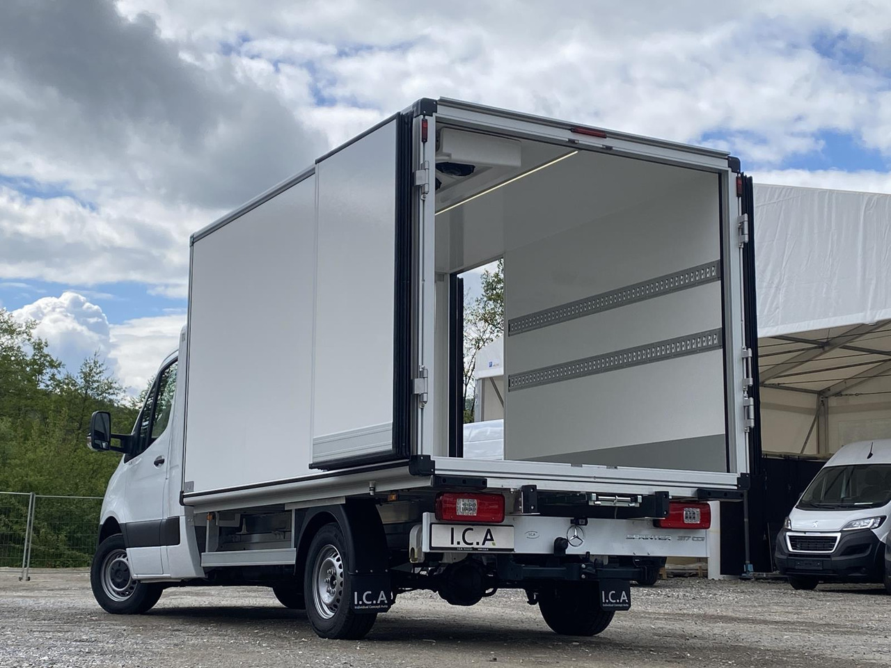 MERCEDES BENZ SPRINTER 317 CDI | DOPPELREGIME TIEFKÜHLKOFFER + BACKSLEEPER - Van berpendingin: gambar 2 MERCEDES BENZ SPRINTER 317 CDI | DOPPELREGIME TIEFKÜHLKOFFER + BACKSLEEPER - Van berpendingin: gambar 2