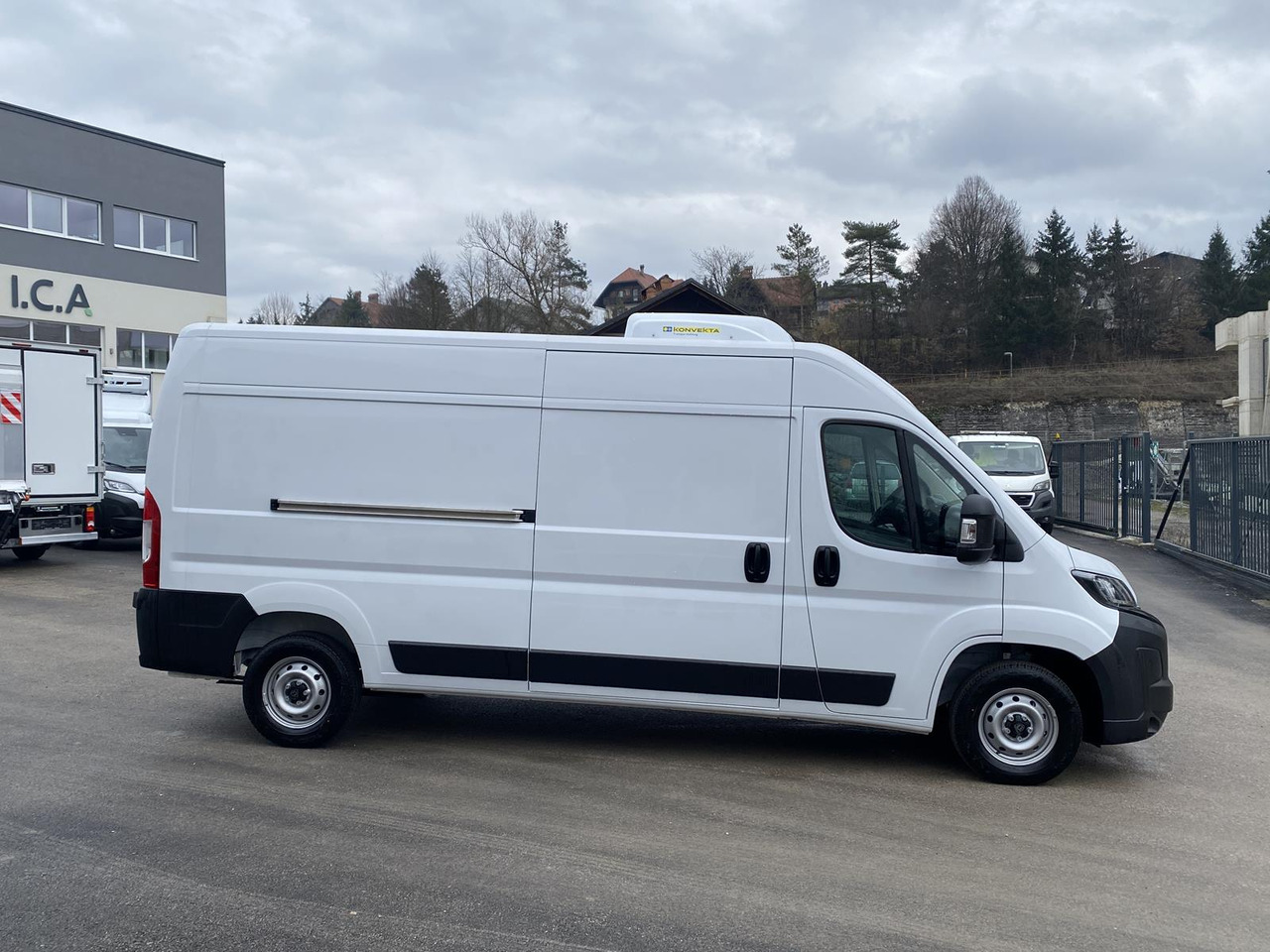 PEUGEOT BOXER L3H2 180PS CONFORT 335 / FRISCHDIENST BIS 0 + KONVEKTA FK2321 12-230V - Van berpendingin: gambar 3 PEUGEOT BOXER L3H2 180PS CONFORT 335 / FRISCHDIENST BIS 0 + KONVEKTA FK2321 12-230V - Van berpendingin: gambar 3