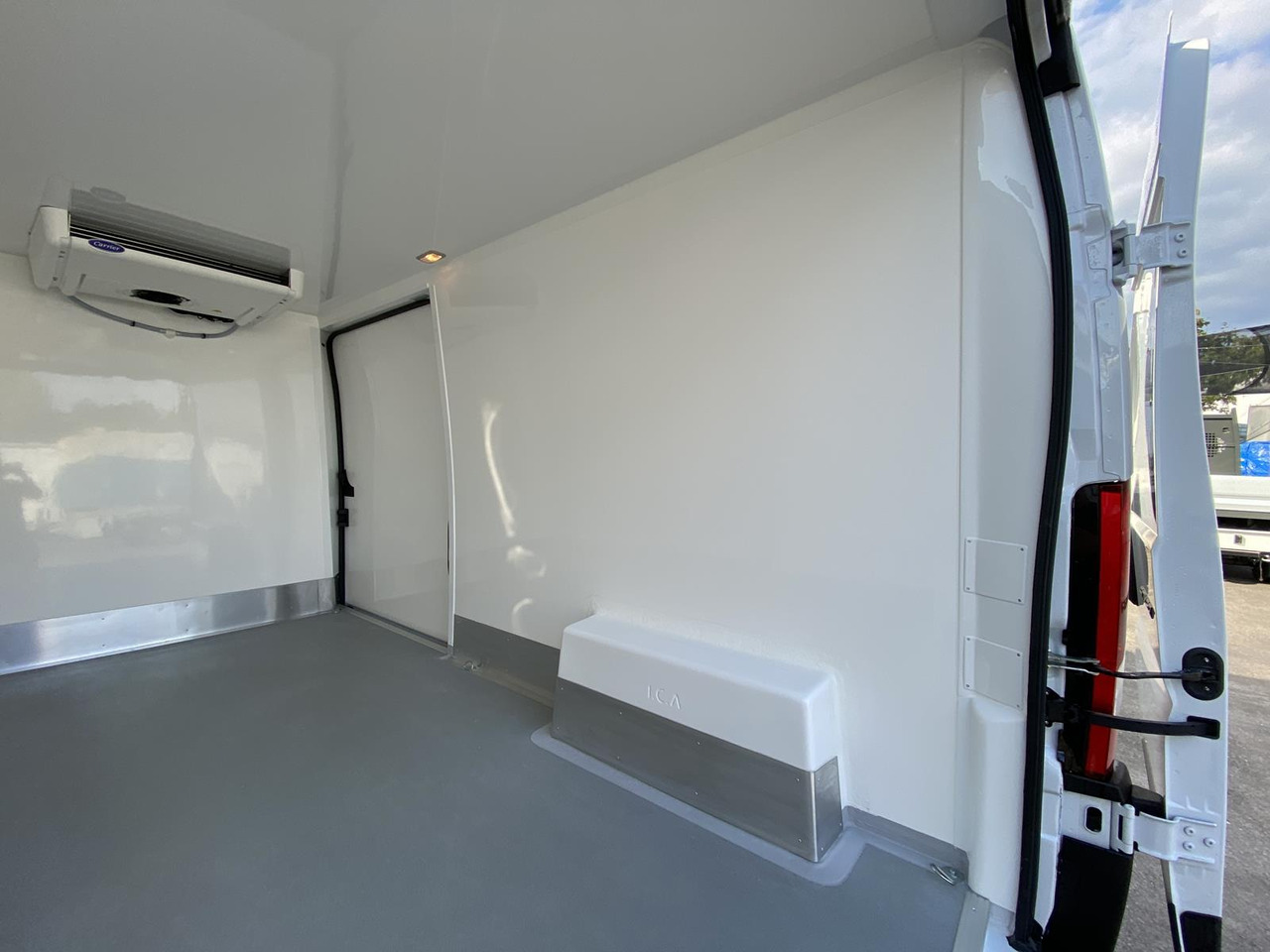 PEUGEOT BOXER L3H2 180PS CONFORT 335 / FRISCHDIENST BIS 0 + XARIOS 300 12-230V - Van berpendingin: gambar 2 PEUGEOT BOXER L3H2 180PS CONFORT 335 / FRISCHDIENST BIS 0 + XARIOS 300 12-230V - Van berpendingin: gambar 2