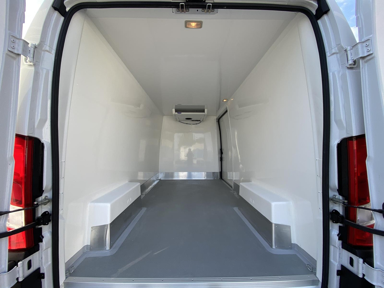 PEUGEOT BOXER L3H2 180PS CONFORT 335 / FRISCHDIENST BIS 0 + XARIOS 300 12-230V - Van berpendingin: gambar 4 PEUGEOT BOXER L3H2 180PS CONFORT 335 / FRISCHDIENST BIS 0 + XARIOS 300 12-230V - Van berpendingin: gambar 4