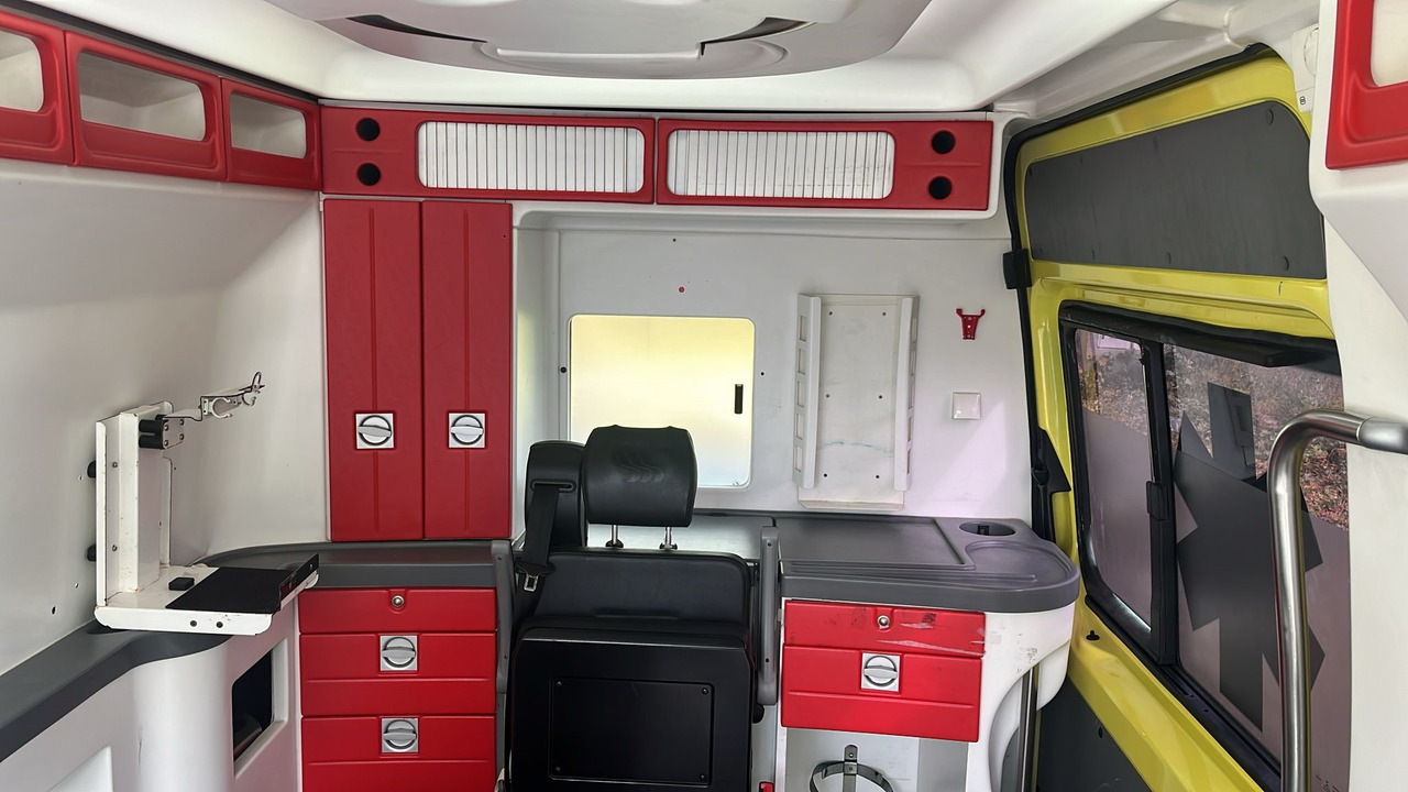Mercedes Benz AMBULANCE Lot of 10 units Sprinter 313 CDI Automatic - Kendaraan Kota/ Khusus: gambar 4 Mercedes Benz AMBULANCE Lot of 10 units Sprinter 313 CDI Automatic - Kendaraan Kota/ Khusus: gambar 4