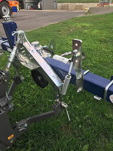 Mesin pemotong padang rumput baru Doppelmesser Frontmähwerk KEMA: gambar 12 Mesin pemotong padang rumput baru Doppelmesser Frontmähwerk KEMA: gambar 12