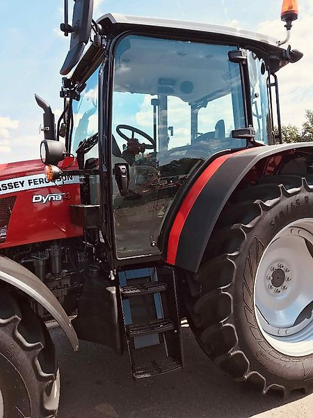 Massey Ferguson MF 5709 M Dyna-4 - Traktor: gambar 5 Massey Ferguson MF 5709 M Dyna-4 - Traktor: gambar 5