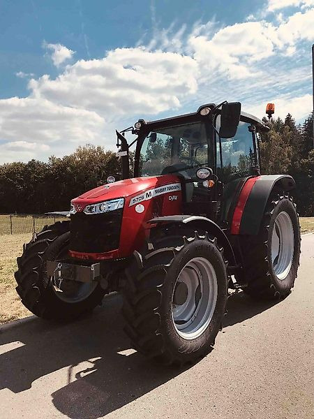 Massey Ferguson MF 5709 M Dyna-4 - Traktor: gambar 1 Massey Ferguson MF 5709 M Dyna-4 - Traktor: gambar 1