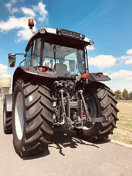 Massey Ferguson MF 5709 M Dyna-4 - Traktor: gambar 3 Massey Ferguson MF 5709 M Dyna-4 - Traktor: gambar 3