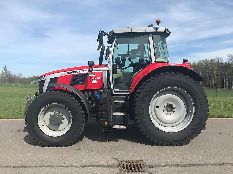 Massey Ferguson MF 7S210 Dyna-VT - Traktor: gambar 2 Massey Ferguson MF 7S210 Dyna-VT - Traktor: gambar 2