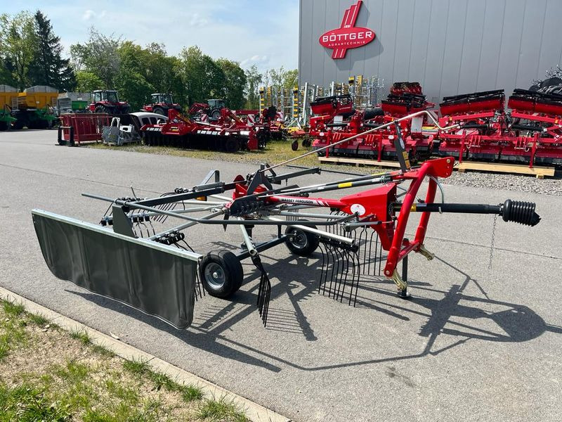 Massey Ferguson MF RK 361 DN / FELLA JURAS 351 DN - Tedder/ Menyapu: gambar 1 Massey Ferguson MF RK 361 DN / FELLA JURAS 351 DN - Tedder/ Menyapu: gambar 1