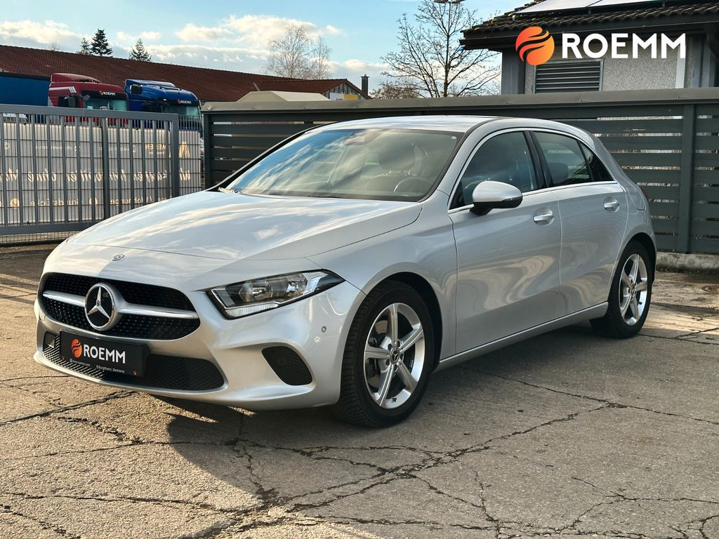 Mercedes-Benz A -Klasse A 200*Tacho Digital*Spurhalteassistent - Mobil sedan: gambar 1 Mercedes-Benz A -Klasse A 200*Tacho Digital*Spurhalteassistent - Mobil sedan: gambar 1