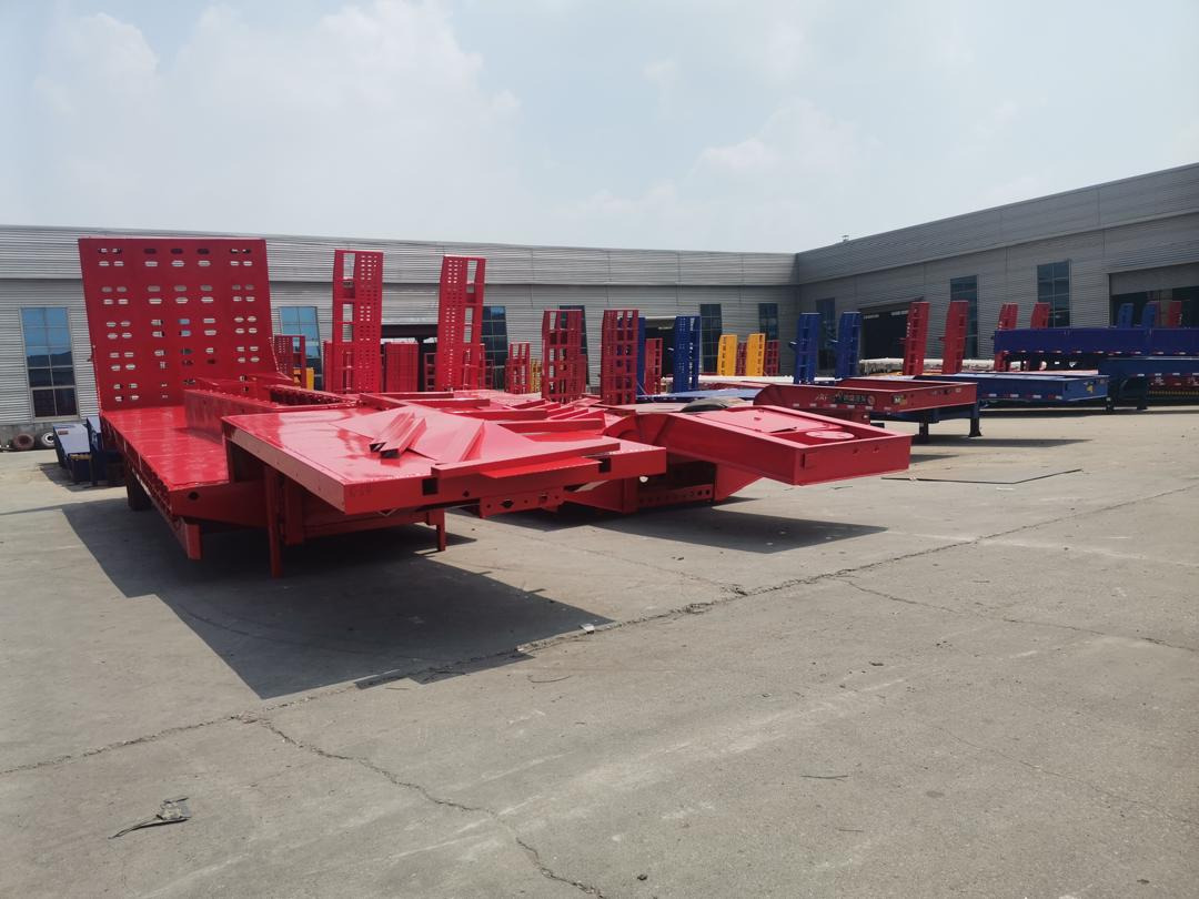 ZHICHENG Semi Flat Bed Low Bed Lowboy bed truck in New or Used Condition and various Size for Sale - Semi-trailer low bed: gambar 5 ZHICHENG Semi Flat Bed Low Bed Lowboy bed truck in New or Used Condition and various Size for Sale - Semi-trailer low bed: gambar 5