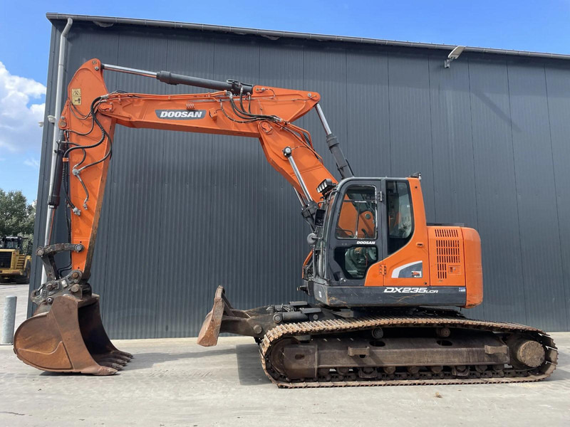 Doosan DX235LCR-5 - Ekskavator perayap: gambar 1 Doosan DX235LCR-5 - Ekskavator perayap: gambar 1
