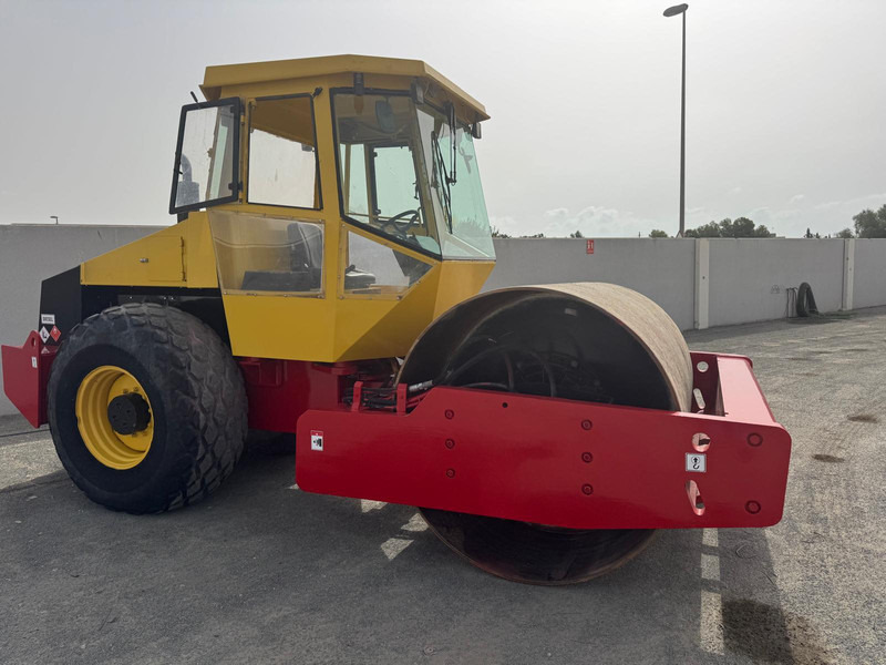 Dynapac CA250D - Roller: gambar 1 Dynapac CA250D - Roller: gambar 1