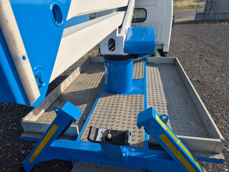 Truk, Truk derek Nissan CABSTAR 35.12 SOCAGE DA320: gambar 11