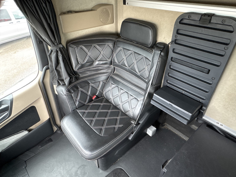 Mercedes-Benz Actros L-Gigaspacecabine 1845 LS Lowliner, Solostar Mirror cams , Leer , Euro 6 - Truk sasis: gambar 4 Mercedes-Benz Actros L-Gigaspacecabine 1845 LS Lowliner, Solostar Mirror cams , Leer , Euro 6 - Truk sasis: gambar 4