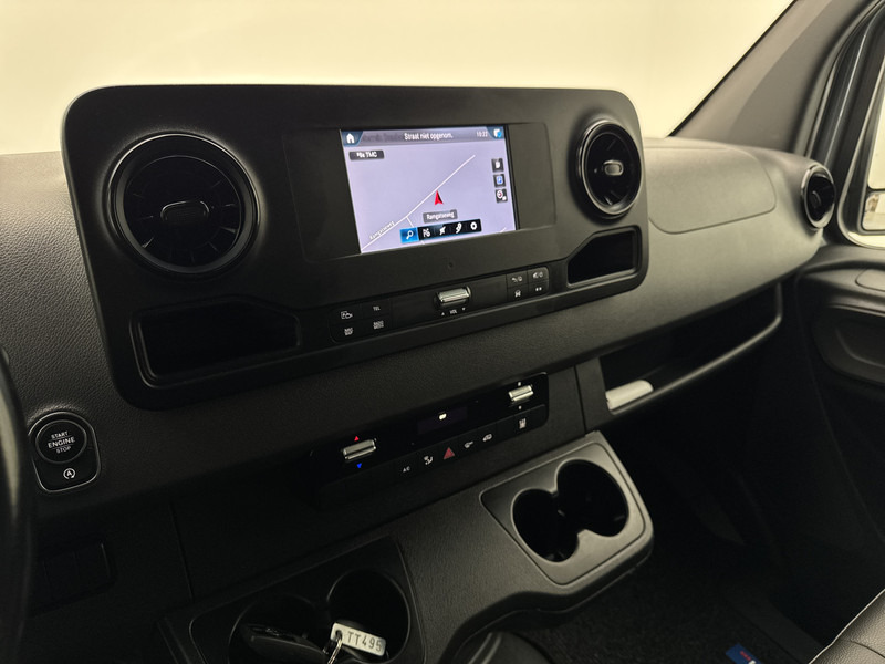 Mercedes-Benz Sprinter 519 3.0 CDI L3H2 V6 Led koplampen 360 camera systeem Trekhaak Navigatie Dubbel lucht - Van panel: gambar 5 Mercedes-Benz Sprinter 519 3.0 CDI L3H2 V6 Led koplampen 360 camera systeem Trekhaak Navigatie Dubbel lucht - Van panel: gambar 5