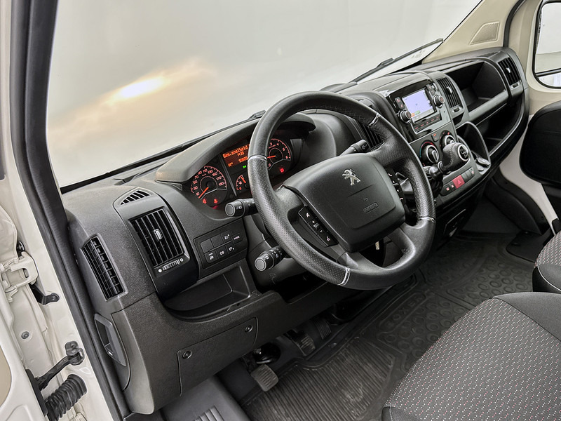 Peugeot Boxer 330 2.2 BlueHDi 120 L1H1 Premium Navigatie Achteruitrijcamera Betimmering Cruise Control - Van kecil: gambar 5 Peugeot Boxer 330 2.2 BlueHDi 120 L1H1 Premium Navigatie Achteruitrijcamera Betimmering Cruise Control - Van kecil: gambar 5