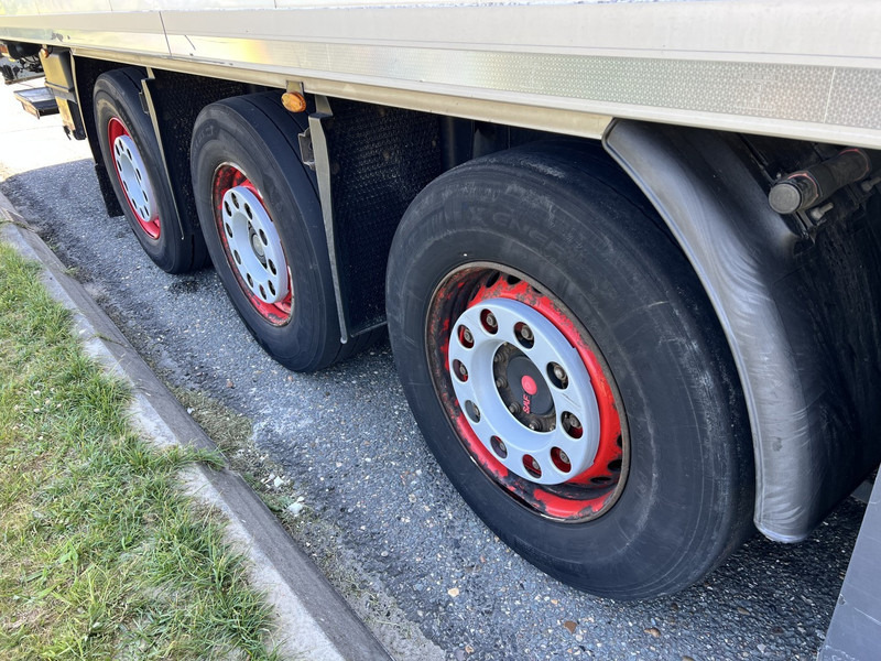 Kögel 3 - assige koeloplegger Carrier vector 1550 - Semi-trailer berpendingin: gambar 5 Kögel 3 - assige koeloplegger Carrier vector 1550 - Semi-trailer berpendingin: gambar 5