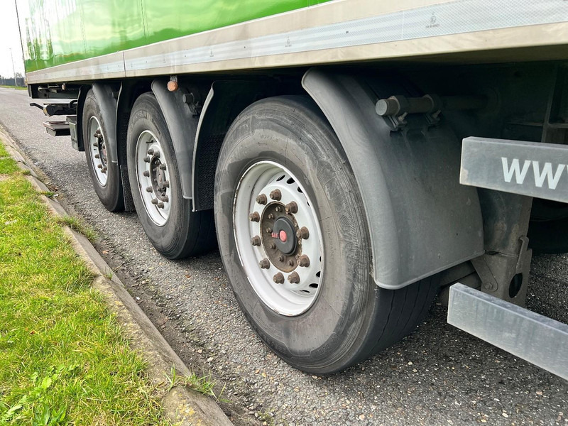 Kögel 3 assige koeloplegger Lift axle / Carrier Vector 1950 - Semi-trailer berpendingin: gambar 4 Kögel 3 assige koeloplegger Lift axle / Carrier Vector 1950 - Semi-trailer berpendingin: gambar 4