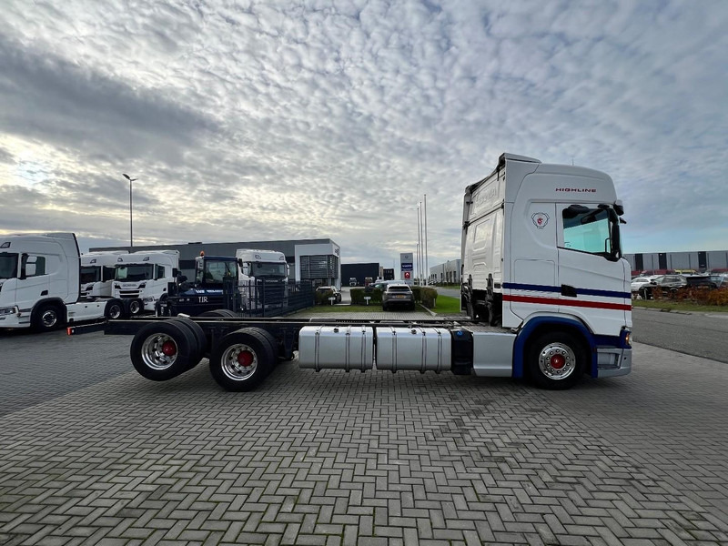 Scania S450 6x2 chassis cabine Retarder / Alcoa / Standclima / 715cm - Truk sasis: gambar 4 Scania S450 6x2 chassis cabine Retarder / Alcoa / Standclima / 715cm - Truk sasis: gambar 4