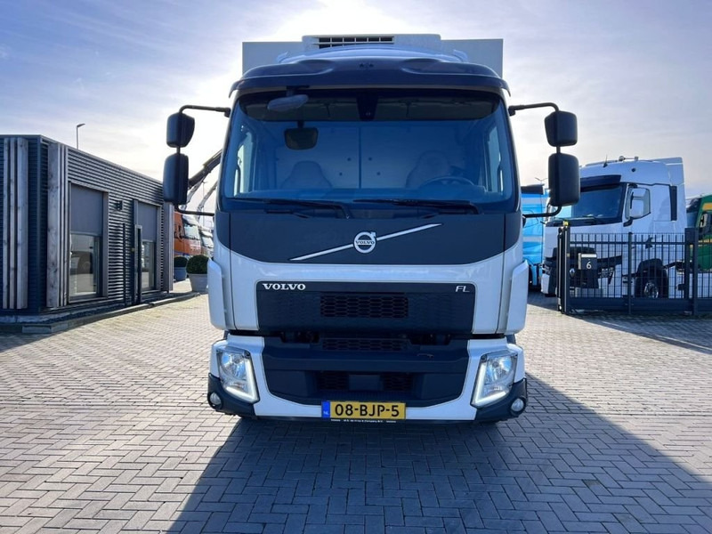 Volvo FL 250 4x2 Koelwagen Thermo king V600 / Tailgate Dhollandia 2000kg - Truk berpendingin: gambar 2 Volvo FL 250 4x2 Koelwagen Thermo king V600 / Tailgate Dhollandia 2000kg - Truk berpendingin: gambar 2