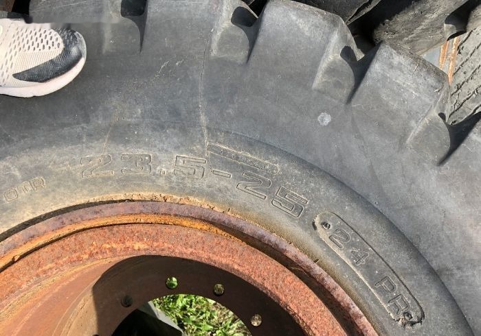 Anvelope Cu 24PR 4 BUC VOLA Incarcator VOLVO KOMATSU JCB - Roda: gambar 3 Anvelope Cu 24PR 4 BUC VOLA Incarcator VOLVO KOMATSU JCB - Roda: gambar 3
