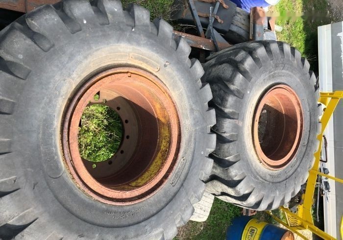 Anvelope Cu 24PR 4 BUC VOLA Incarcator VOLVO KOMATSU JCB - Roda: gambar 5 Anvelope Cu 24PR 4 BUC VOLA Incarcator VOLVO KOMATSU JCB - Roda: gambar 5
