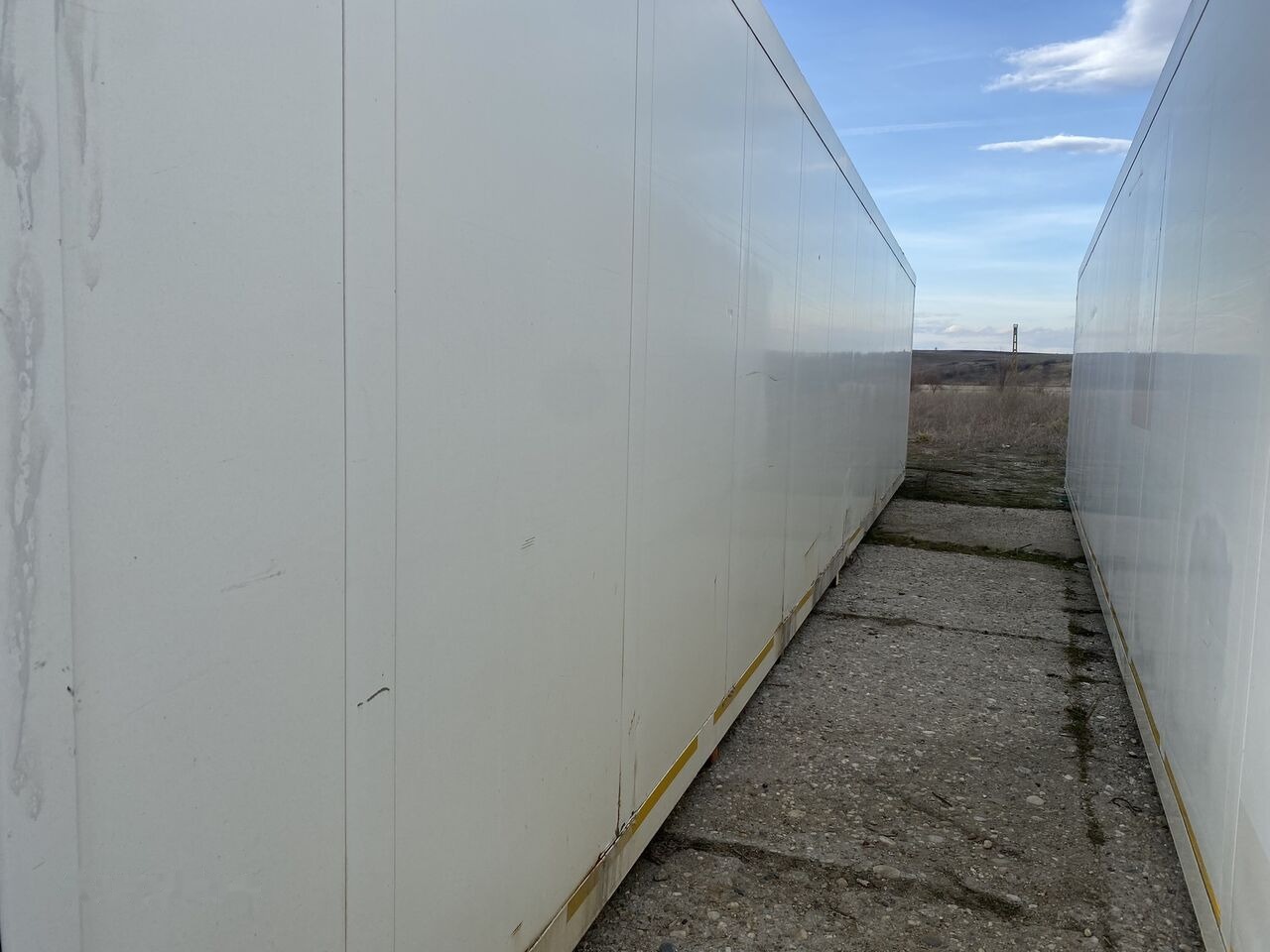 Carrier SCHMITZ CONTAINERE 13 m lungime IZOTERME din DEZMEMBRARI DE VANZ - Tukar tubuh berpendingin: gambar 5 Carrier SCHMITZ CONTAINERE 13 m lungime IZOTERME din DEZMEMBRARI DE VANZ - Tukar tubuh berpendingin: gambar 5