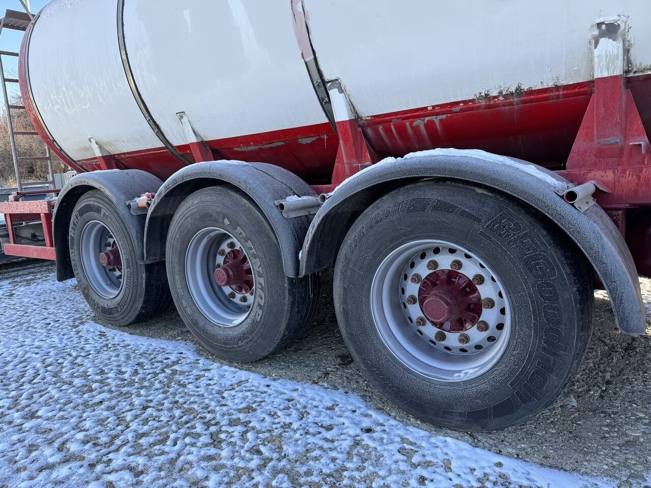 LAG cisterna 30 T - sasiu inox - inox alimentar - 1998 - Semi-trailer tangki: gambar 3 LAG cisterna 30 T - sasiu inox - inox alimentar - 1998 - Semi-trailer tangki: gambar 3