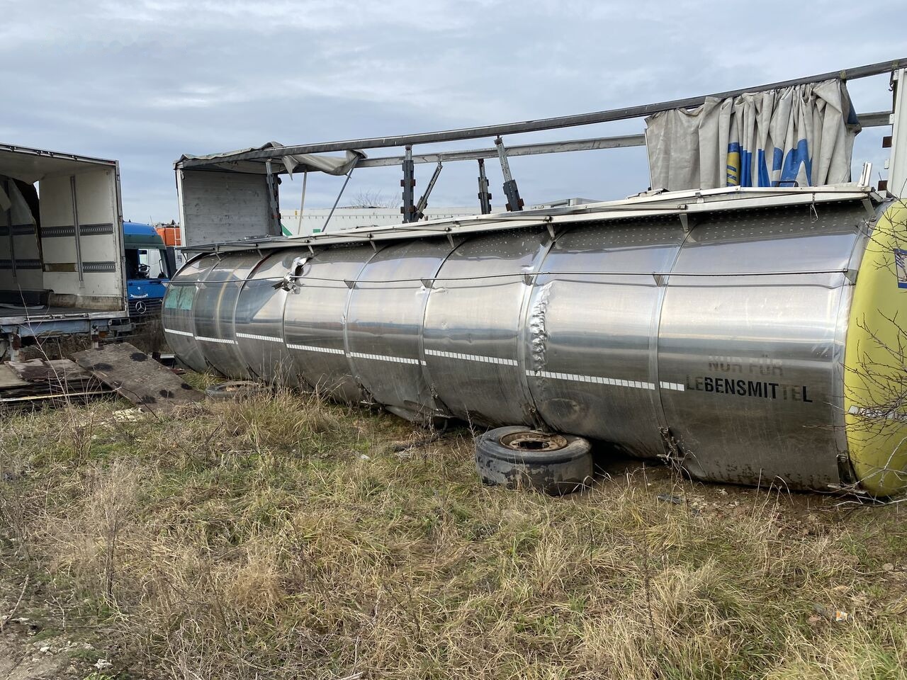 Magyar REZERVOR CISTERNA INOX ALIMENTAR in stare buna - Kontainer tangki: gambar 1 Magyar REZERVOR CISTERNA INOX ALIMENTAR in stare buna - Kontainer tangki: gambar 1