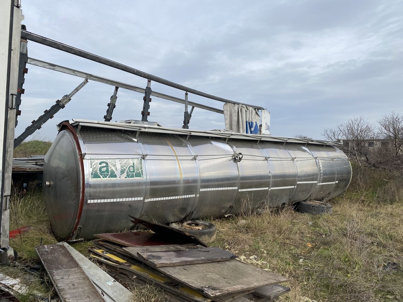 Magyar REZERVOR CISTERNA INOX ALIMENTAR in stare buna - Kontainer tangki: gambar 2 Magyar REZERVOR CISTERNA INOX ALIMENTAR in stare buna - Kontainer tangki: gambar 2