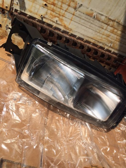Renault DCI stanga/dreapta NOU - Lampu depan untuk Truk: gambar 1 Renault DCI stanga/dreapta NOU - Lampu depan untuk Truk: gambar 1