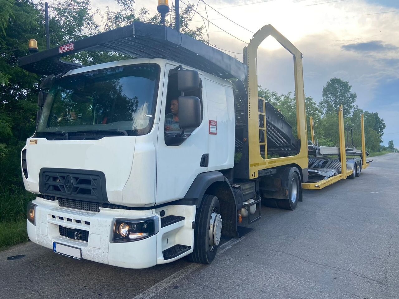 Renault Euro 6 + Lohr 9 pozitii Transportor Renault D Wide * Lohr model C2H99S - Truk pengangkut mobil: gambar 2 Renault Euro 6 + Lohr 9 pozitii Transportor Renault D Wide * Lohr model C2H99S - Truk pengangkut mobil: gambar 2