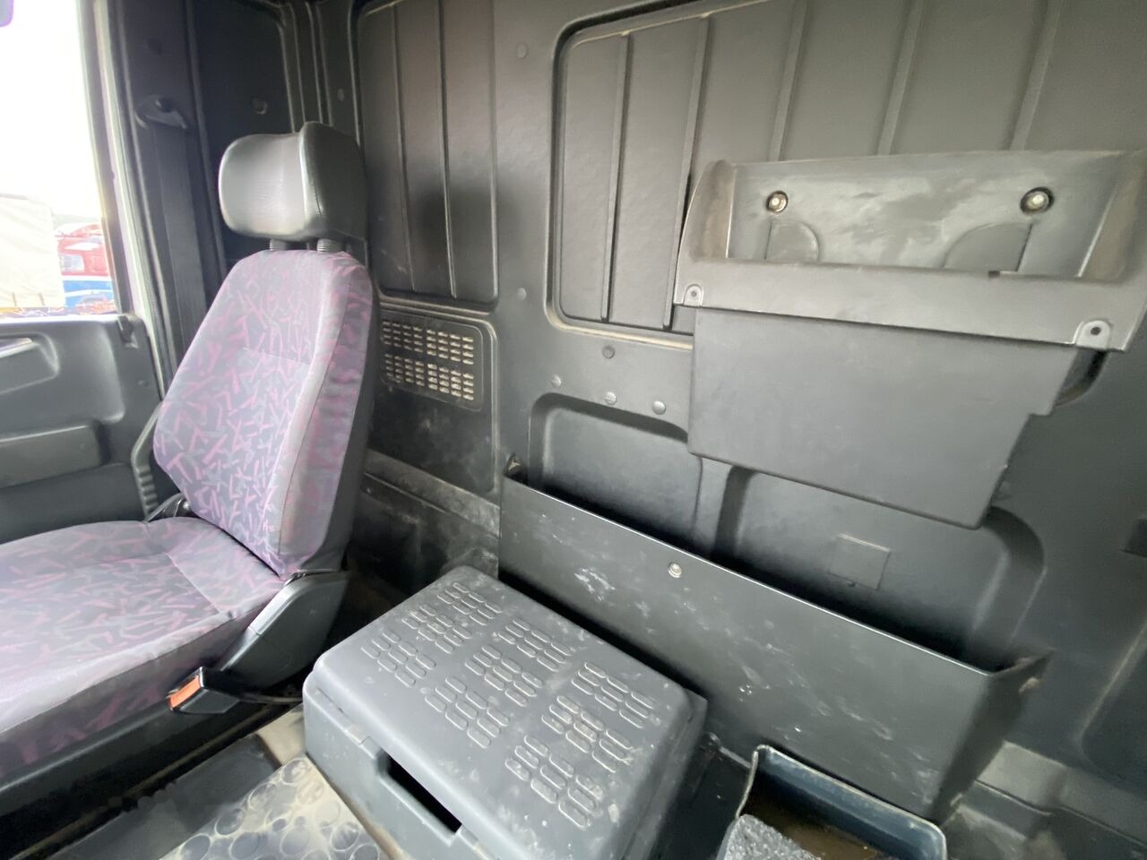 Leasing IVECO Eurotrakker 400E42HT 4x2 1Y3 - EURO 2 - Manual Injection Pomp - IVECO Eurotrakker 400E42HT 4x2 1Y3 - EURO 2 - Manual Injection Pomp -: gambar 24