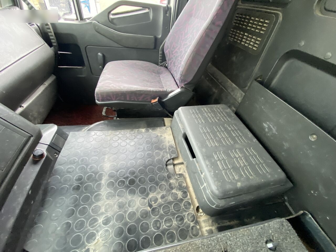 Leasing IVECO Eurotrakker 400E42HT 4x2 1Y3 - EURO 2 - Manual Injection Pomp - IVECO Eurotrakker 400E42HT 4x2 1Y3 - EURO 2 - Manual Injection Pomp -: gambar 25